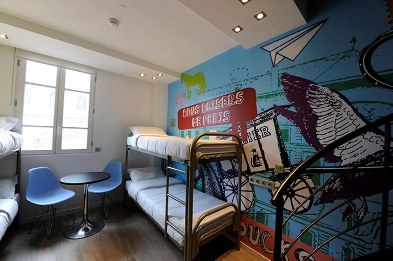 Hostel The 3 Ducks Eiffel Tower By Hiphophostels Paris